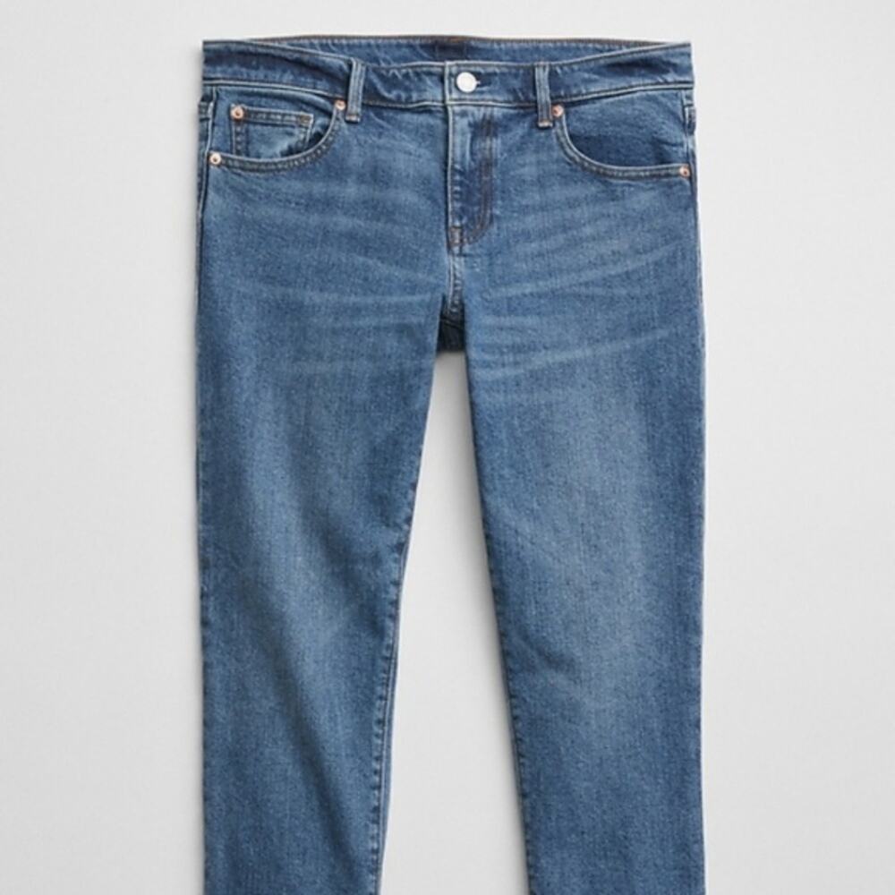 GAP Mid Rise Girlfriend Crop Jeans - Picture 2 of 4
